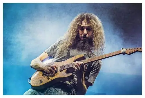 这些大师级电吉他曲虽早已听烂可这些年来你都能翻弹好了吗