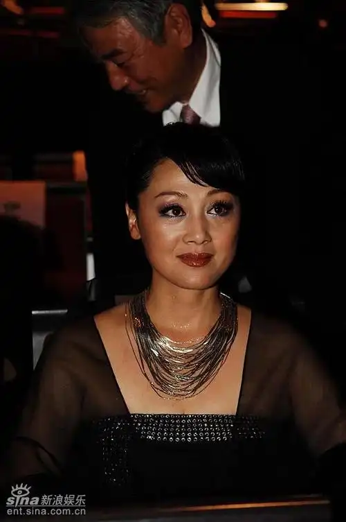 图文:白玉兰奖颁奖典礼现场--演员王姬在现场