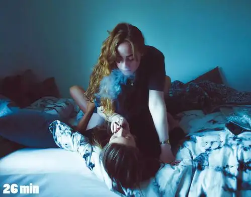 她让陌生男女认识10分钟就能赤裸相对还拍出亲密照怎么做到的