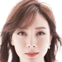 中年女士优雅微信头像 高贵优雅的女士头像【点击鼠标右键下载】