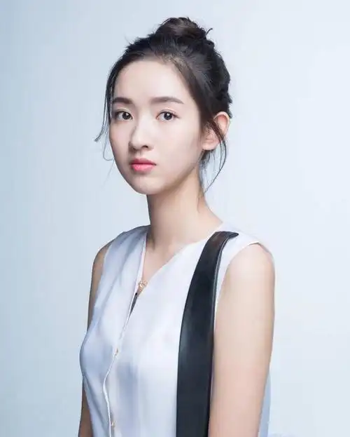 重新上线的李嫣然已经结婚了,陆之昂还笑话她变温柔了