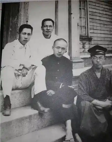 郭安娜良好的出身和良好的教育背景,让她的