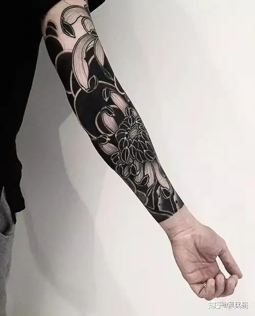 听黑臂纹身者的自述对它不仅仅是喜欢