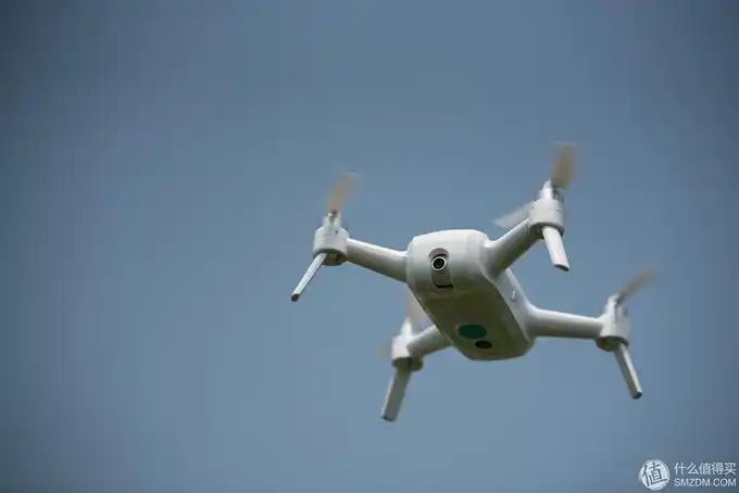 小型化取胜:yuneec 昊翔 发布 breeze 轻风 自拍无人机