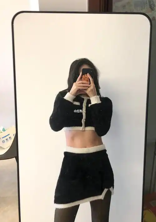 练出腹肌马甲线  #腹肌撕裂者  #今天穿什么  #ootd  #对镜自拍