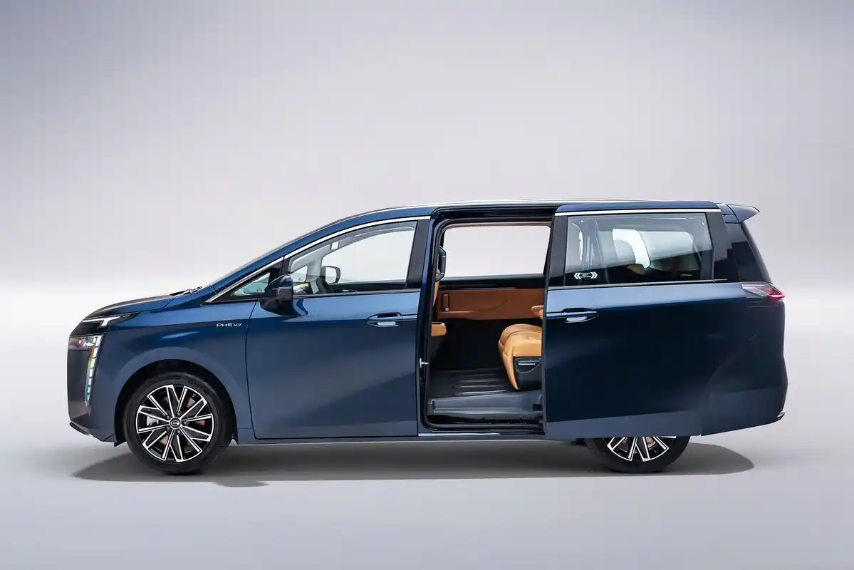 20万级mpv天花板!比轿车舒适比suv大,顶配22.98万续航1200km