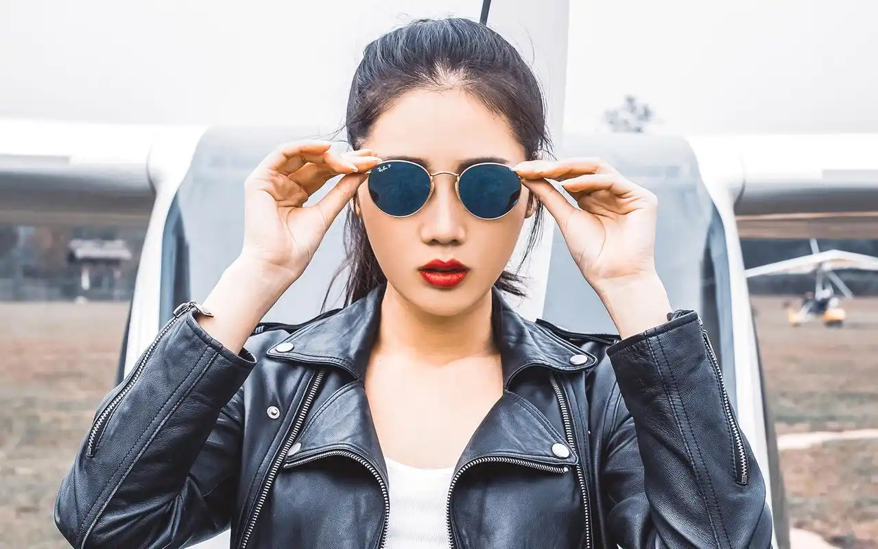 性感高冷美女高清桌面壁纸下载