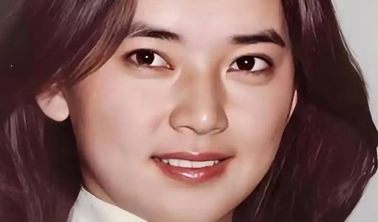 "霸王花"胡慧中:两任丈夫入狱,一个横死街头,一个牢狱服刑_重生_婚姻