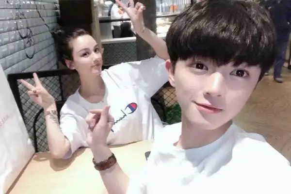 李盟盟和潘祉轶分手了吗下台后在一起的几率不大