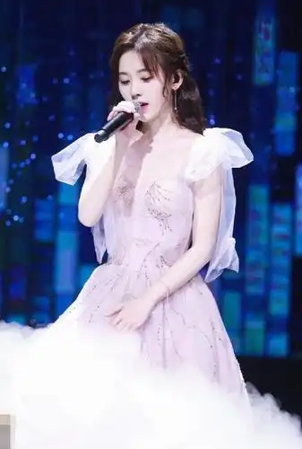 鞠婧祎仙女裙清纯可人