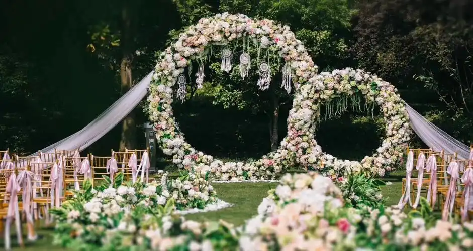 中山婚庆户外婚礼策划公司户外婚礼场景布置灯光音响舞台搭建公司