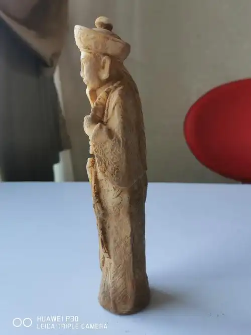 精品鉴赏:乾隆年制玉人