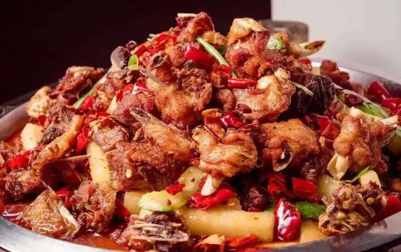 麻辣羊肉开胃口,辣香味道把君诱.