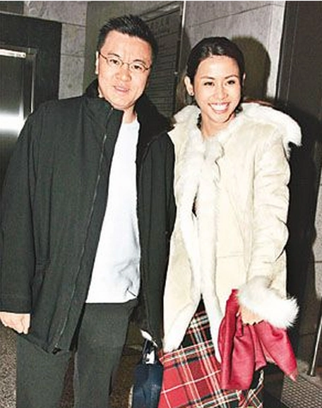 2003年,在朋友的介绍下,宣萱与年长7岁的牙科医生陈建纬交往,男方身家