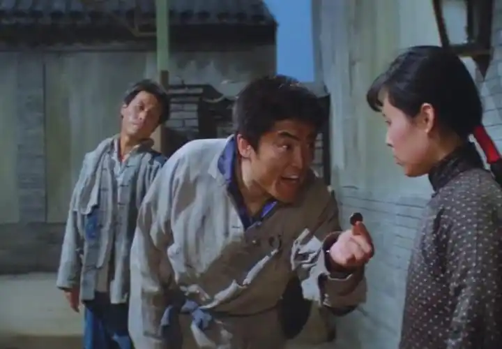 《骆驼祥子》:旧年月和老演员_腾讯新闻