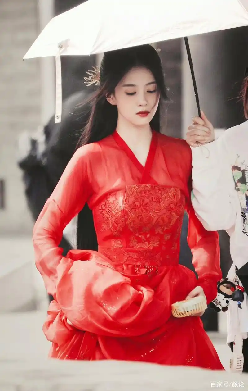 女明星绝美红衣古装