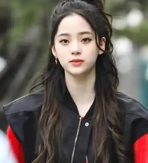 欧阳娜娜大尺度沙滩照片曝出,网友直呼:仙女下凡了!