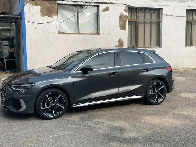 喜提奥迪a3两厢天云灰