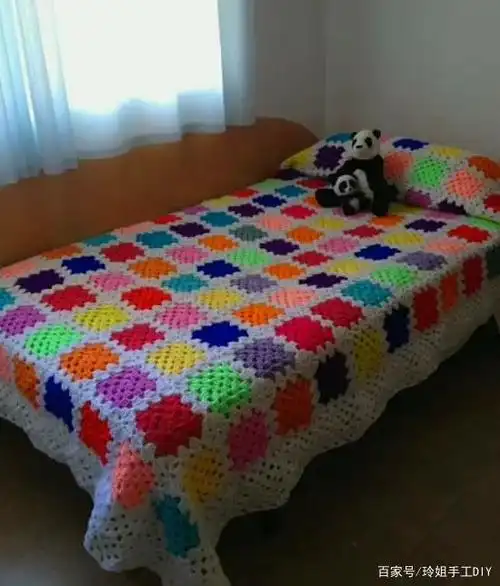 实用而且漂亮!多款手工钩编的床单,一定花费了不少时间吧