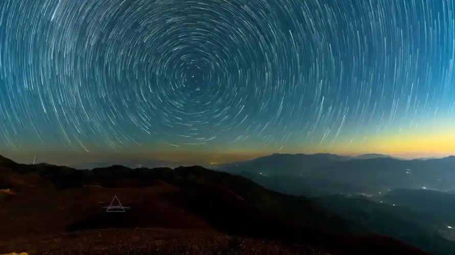 星空摄影星轨