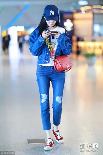 沈梦辰现身机场.