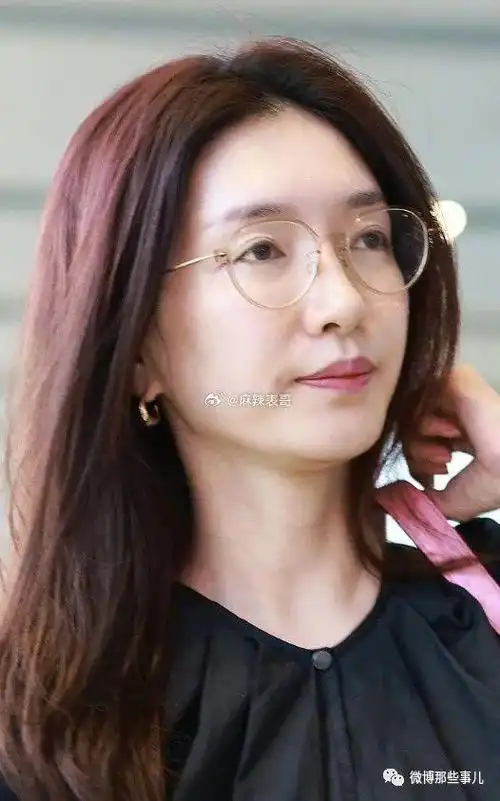 江疏影素颜照片被大家议论纷纷,很多人认为她素颜下依旧非常的漂亮