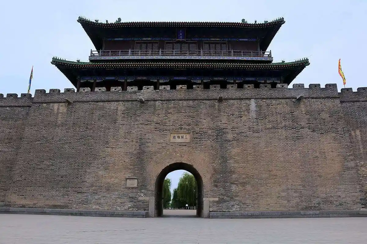 原创青年诗人春季卷邬云古城墙