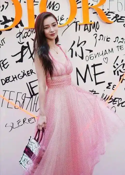 杨颖搭配韩庚球衣,老婆输了!