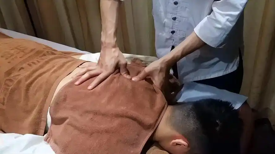体验全身按摩推拿,小师傅手法细腻,酸爽
