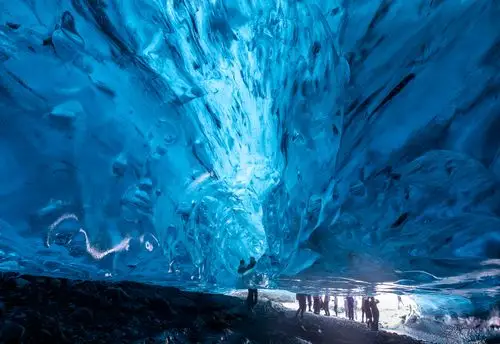 其它 风雪冰岛(5)-蓝色 写美篇蓝冰洞内的冰是雪粒经过千百年不断的堆