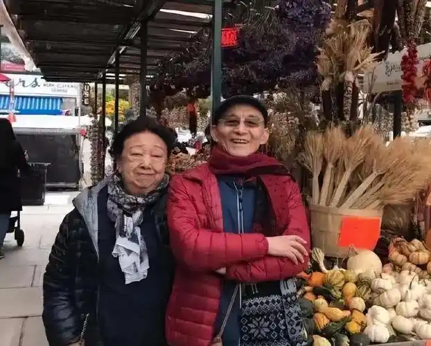 回顾游本昌为妻子散尽家财给女儿买车又买房唯独对自己抠门