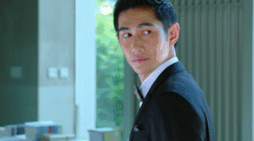 soogifsoogif出品何明翰转身惊讶西装惊艳gif动图