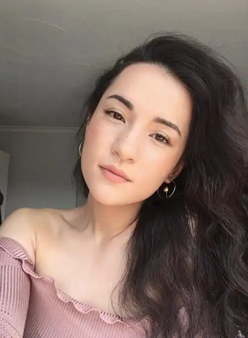 点击进来就看中英混血美女jessiemeili李美