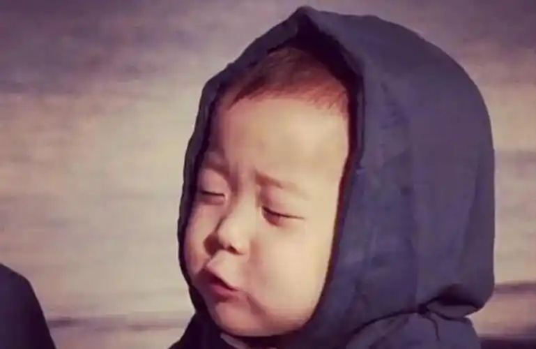 宋民国不愧是整容式长大从全民表情包成功蜕变成全民小男神