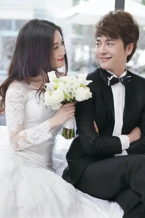 苏青徐海乔浪漫婚纱写真 颜值爆表美腻来袭-大众点评结婚频道