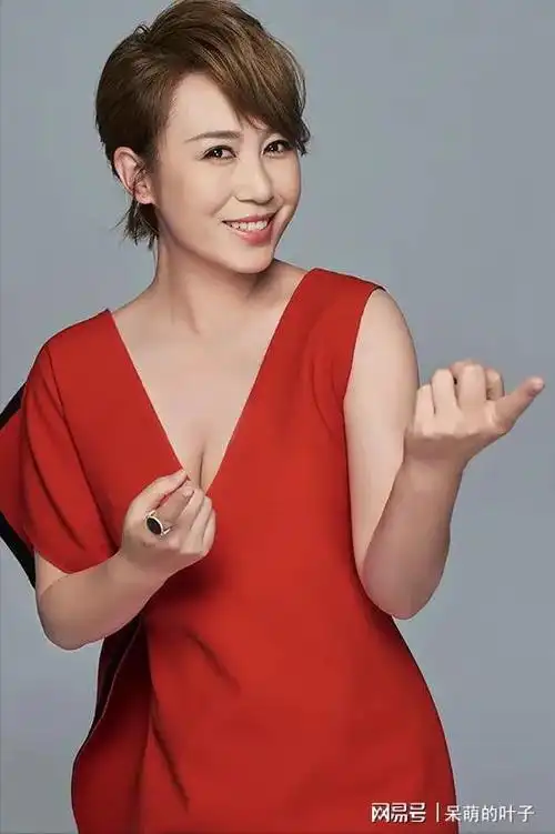 演员马丽出演张艺谋的电影第二十条有一场摔杯子的戏