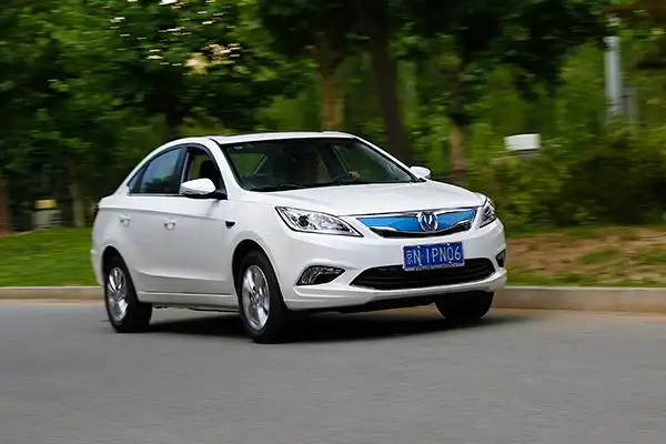 10万元级别动力最强体验2016款长安逸动ev豪华型