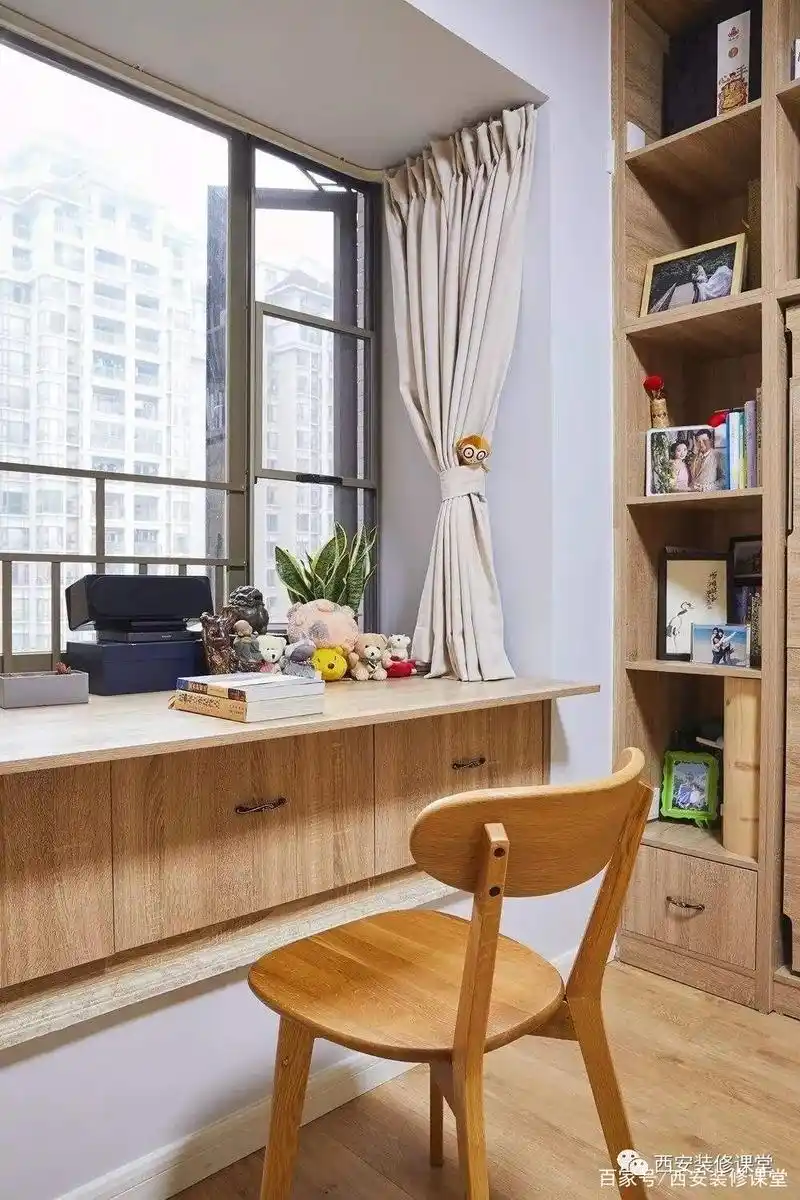 飘窗变书桌,要不太浪费了