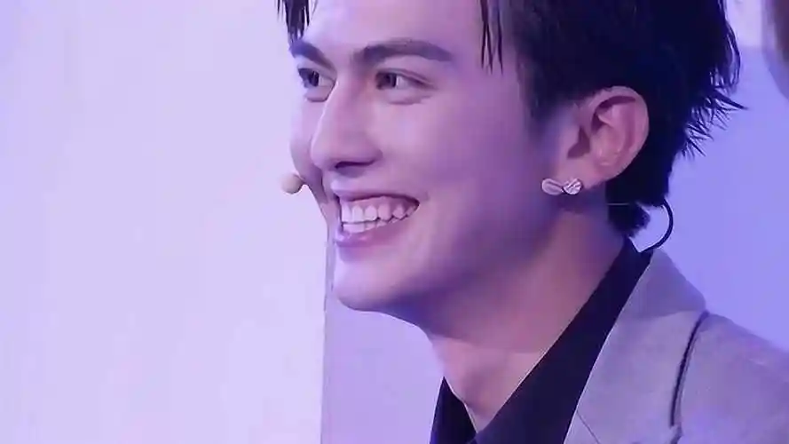 非常完美女嘉宾女告白徐志滨徐志滨看一眼就被她深深迷住