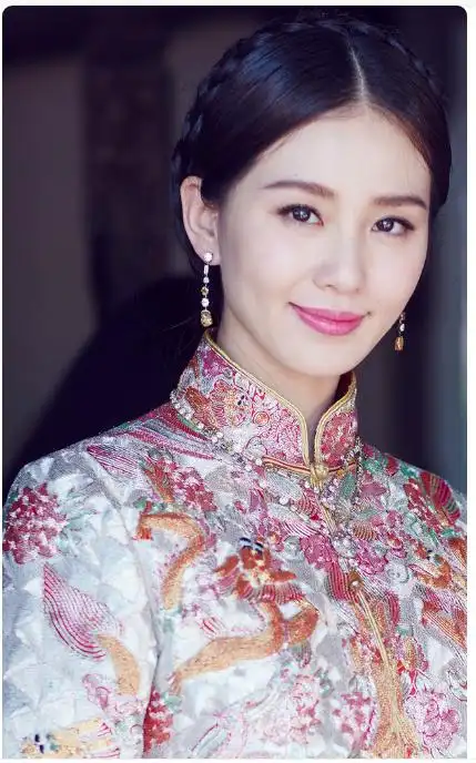 刘诗诗中式礼服设计师 刘诗诗结婚中式礼服品牌