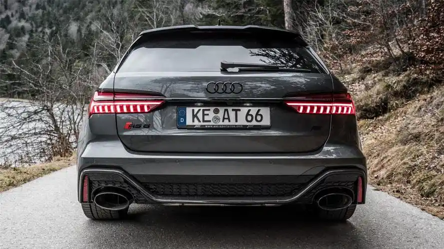 奥迪rs6炫酷豪车高清桌面壁纸