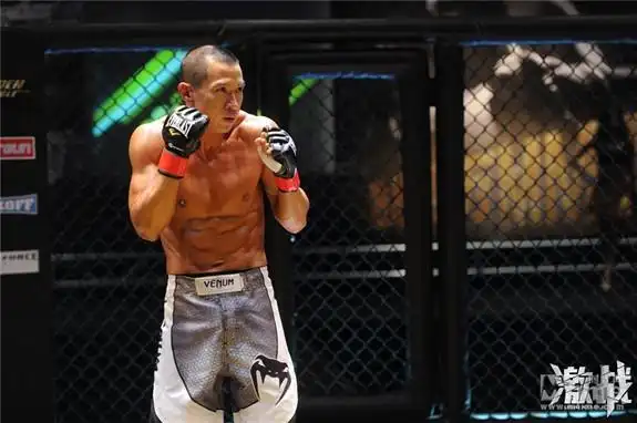 《激战》《魔警》跟林超贤合作《激战》,张家辉提前9个月就开始健身练