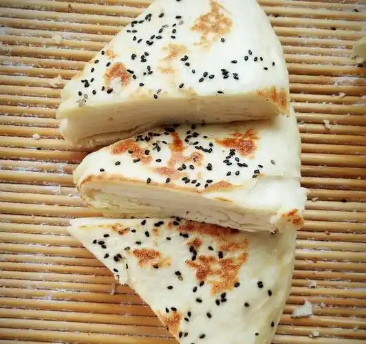 发面千层饼这样做,层层分明,麦香四溢,在家就可以做,超简单_进行_面团