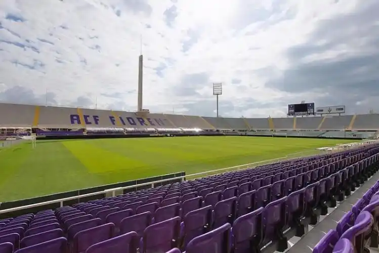 遭遇麻烦的不仅仅是科米索,从那不勒斯到博洛尼亚,从罗马到锡耶纳,再