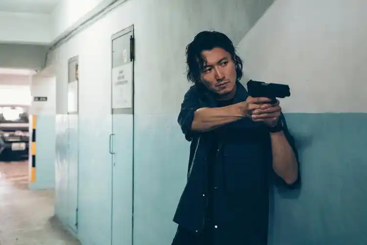 怒火重案曝主题曲对峙mv谢霆锋甄子丹两人热血弹唱硬核斗琴