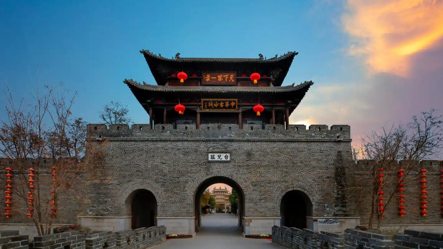 耗费巨资重修"天下第一庄"值得吗?游客:门票太贵,消费不起