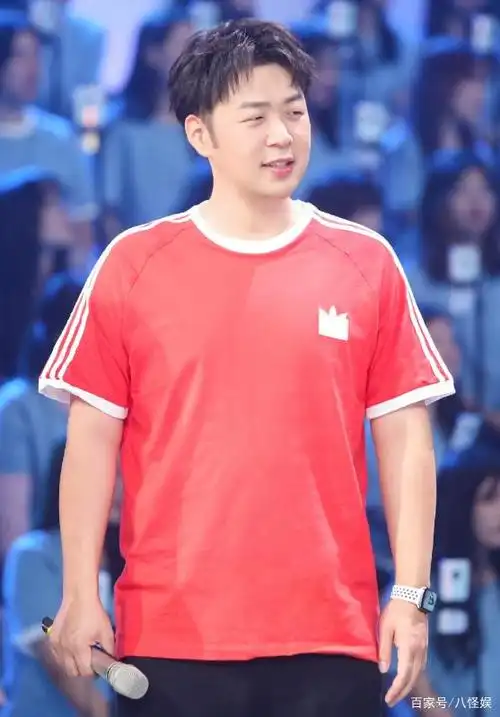 杜海涛瘦身30斤后首录节目,法令纹抬头纹明显,网友直呼像丁老头