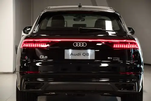 奥迪q8的黑武士,质感完美,喜欢!