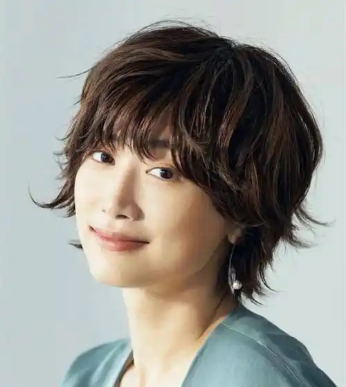 40岁女人选短发,牢记"3要3不要"原则,既优雅得体还减龄时尚