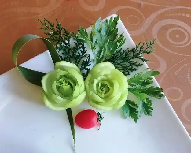 创意摆盘上海青玫瑰的做法